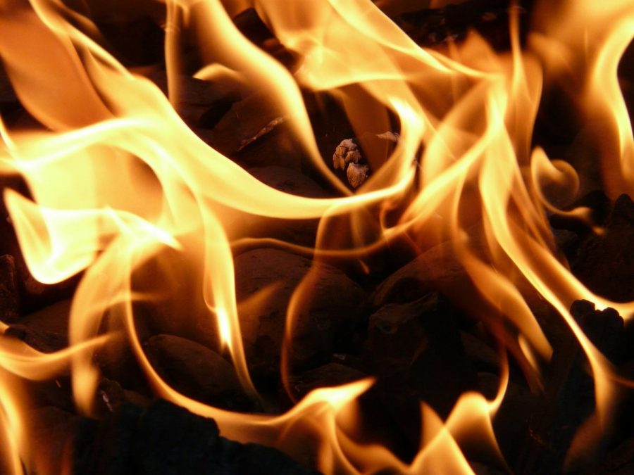 Fire+destroys+Des+Moines+sports+complex