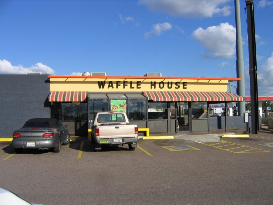 Naked gunman kills at Waffle House