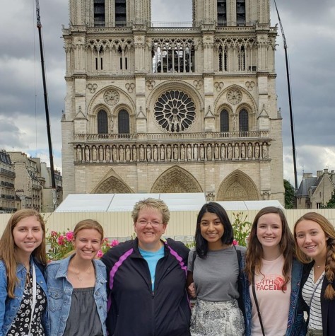 Stephanie Risius and her students made a stop at the Notre Dame de Paris.