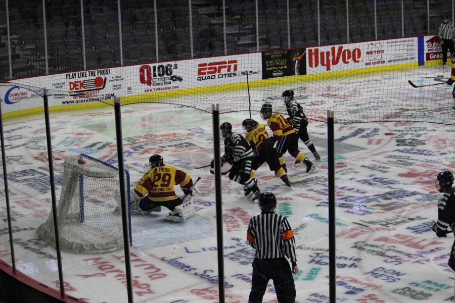 Blues hockey attracts teen players