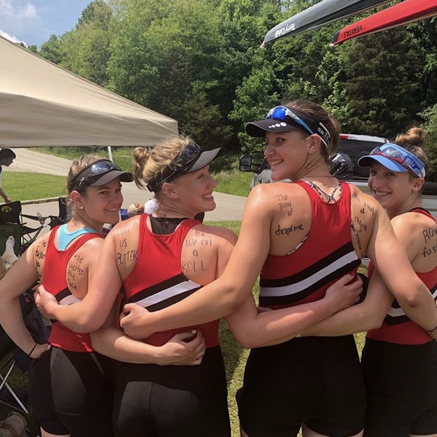 Taylor English (second from right) and her teammates at the 2018 Midwest Junior Rowing Championships.