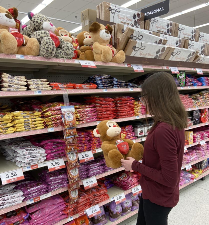 With an abundance of Valentine’s day gifts and marketing lining the shelves, consumers feel forced to buy expensive gifts to demonstrate their love.
