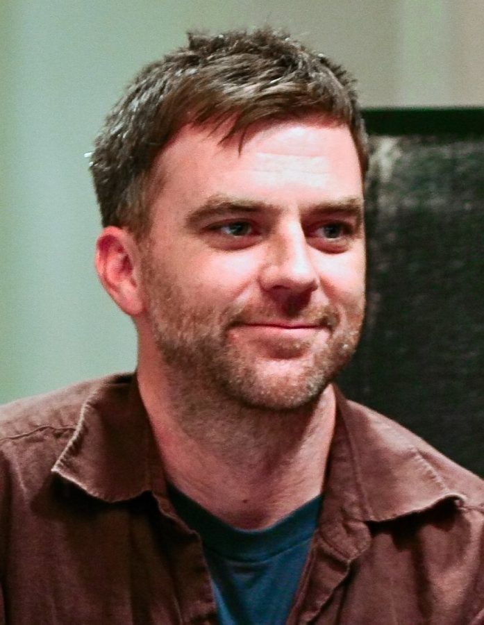 The above picture features director of “Licorice Pizza” Paul Thomas Anderson in 2007.