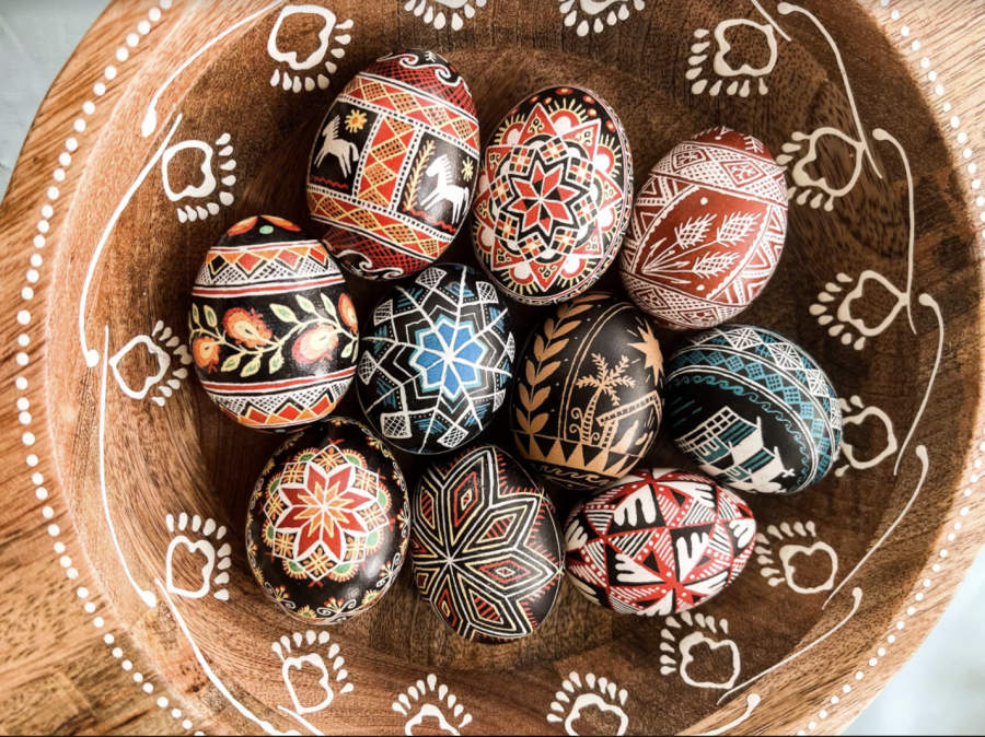 Ukrainian Easter eggs, or pysanky, inspire hope among families every year during the Christian spring holiday. Now, they unite entire communities generating support for the Ukrainian cause.