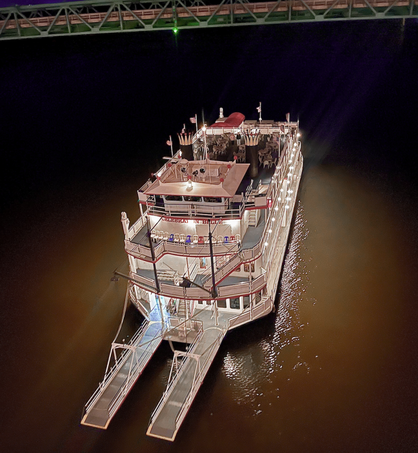 A drought causes low water levels for the Mississippi River halting barges and impacting the local and national economy. 