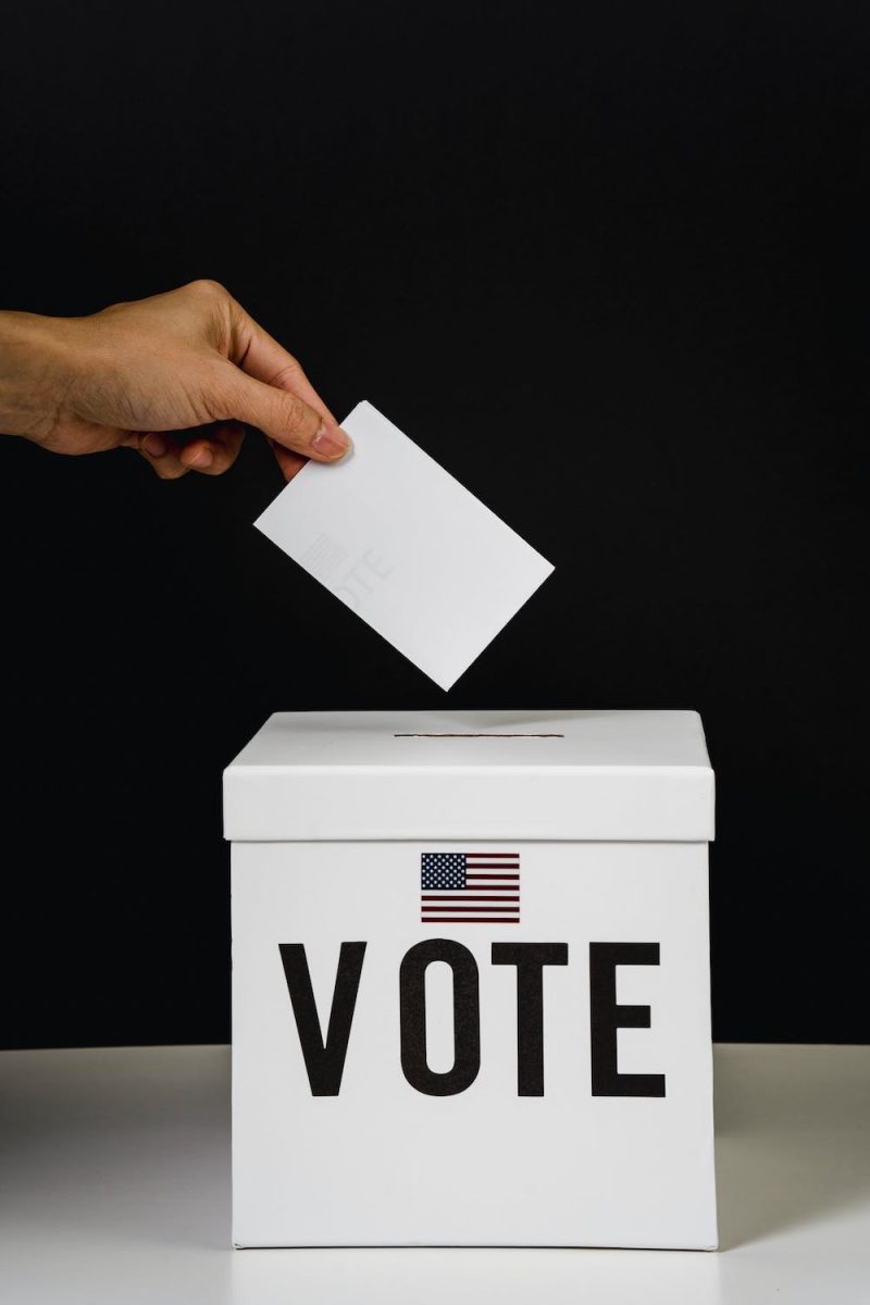 The class of 2024 is turning 18, introducing them into the voting and the political world. Photo Credit to: Pexels.com