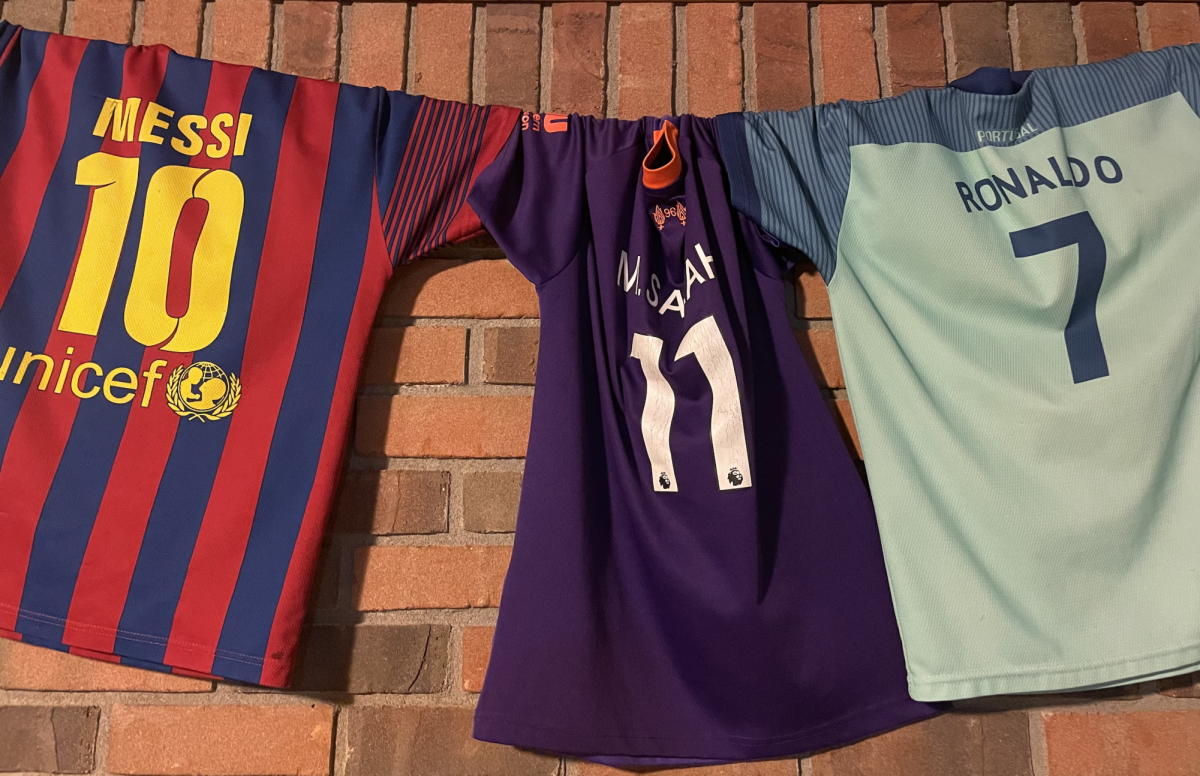 Soccer fans often dispute over who is the greatest player of all time, usually choosing either Lionel Messi or Cristiano Ronaldo.