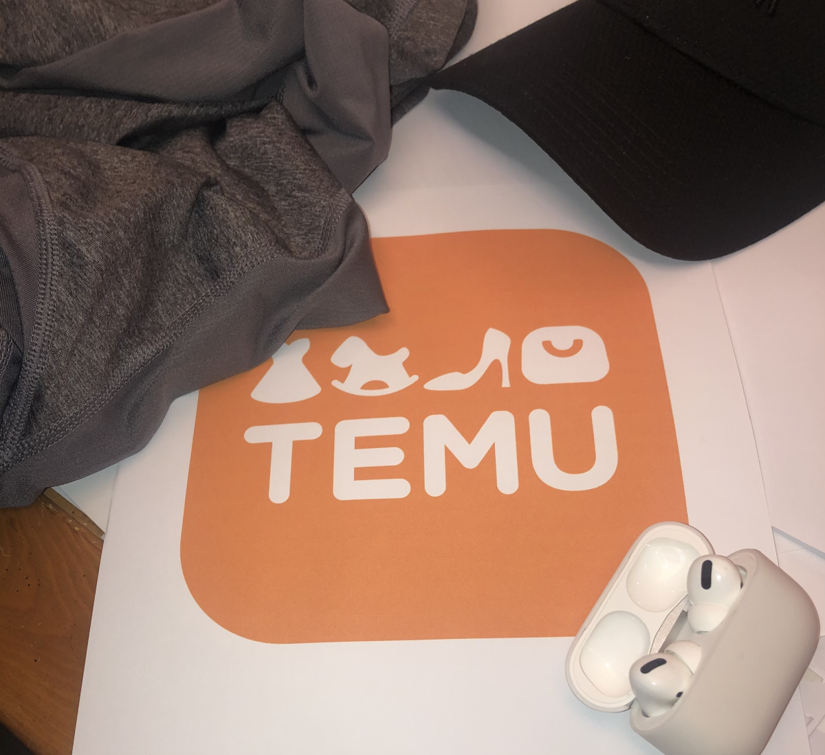 The Temu logo and product examples.