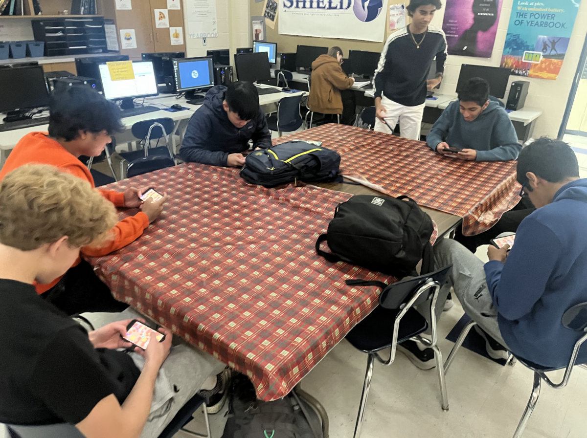 PV seniors choose to play video games on their phones instead of doing work. This trend can be seen all across the high school as students give in to senioritis.