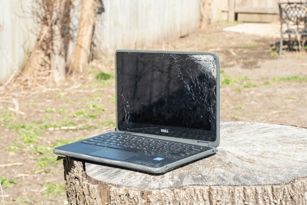 Outdated Chromebook with a broken screen